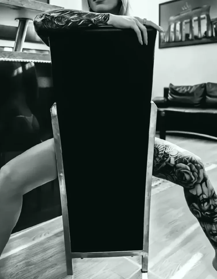 Alena, 25