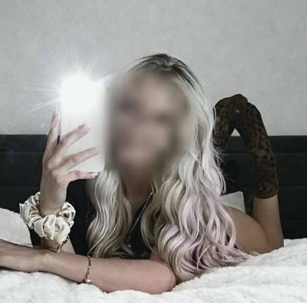 Hanna, 25