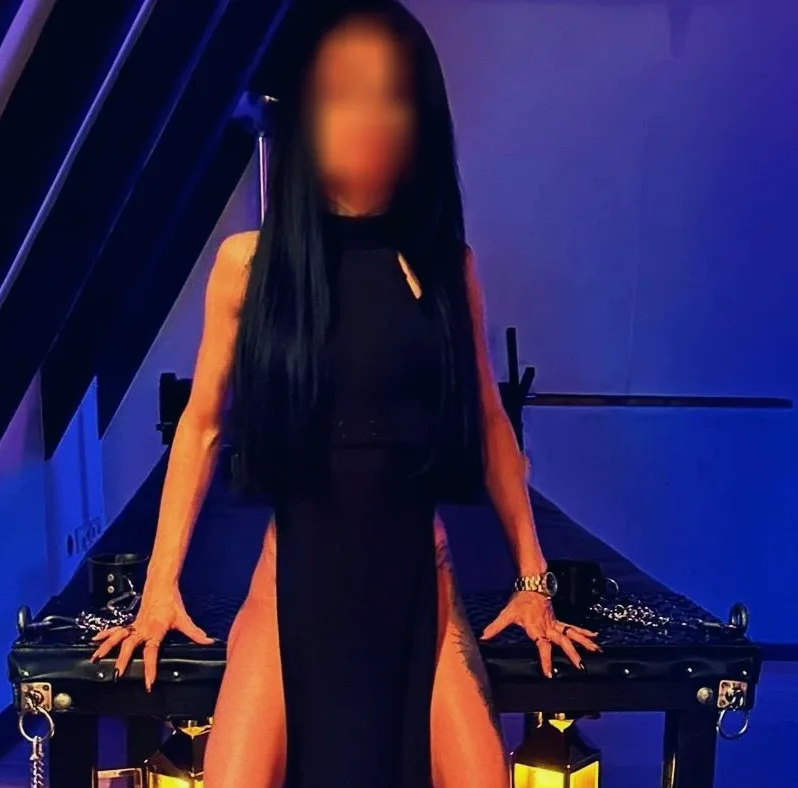 Lena, 33