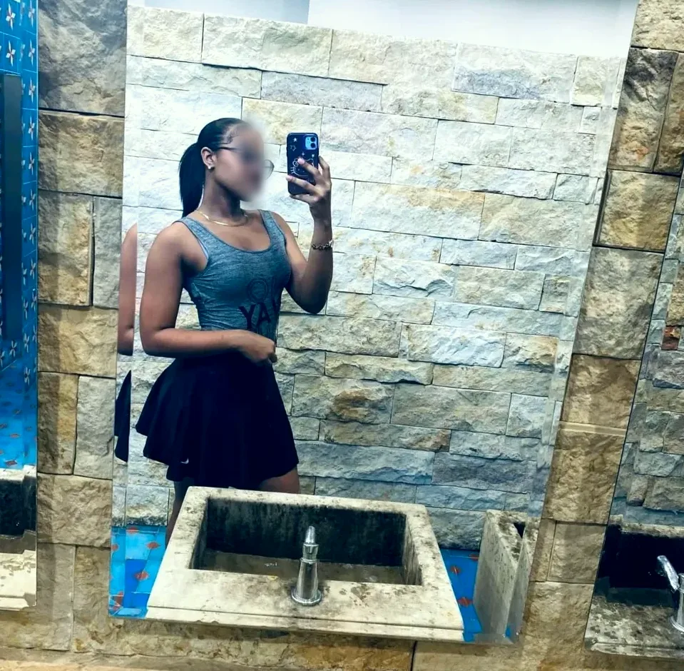 Pauline, 20